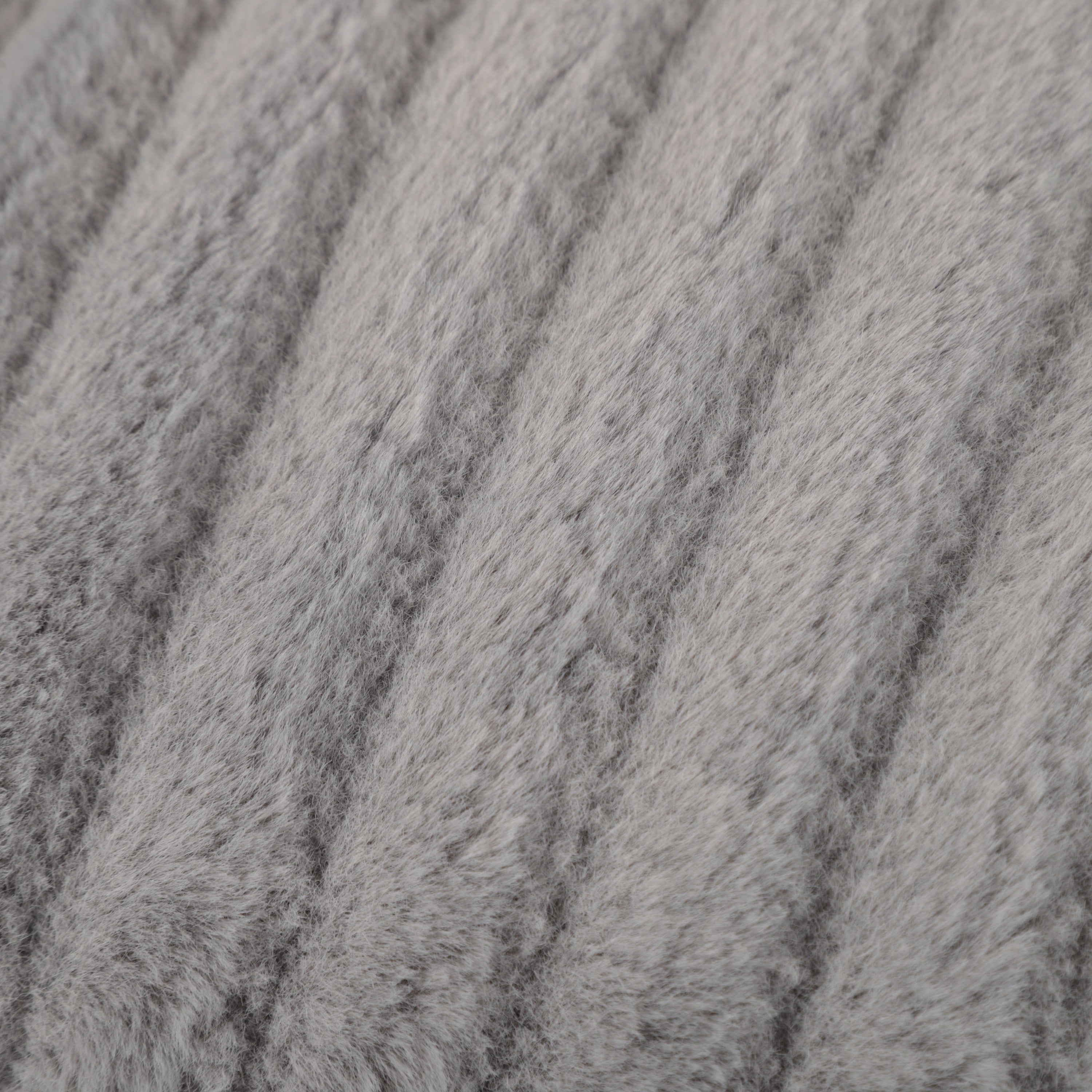 Luxurious Gray Plush Cat Bed - Ultra-Soft, Warm Sofa with Non-Slip Base & Removable Cover - Perfect for Napping & Relaxation, Easy to Clean, Polyester Fill - Ideal Lounger for Kittens & Cats, Cat Lounger|Cozy Pet Bed|Nonslip Base