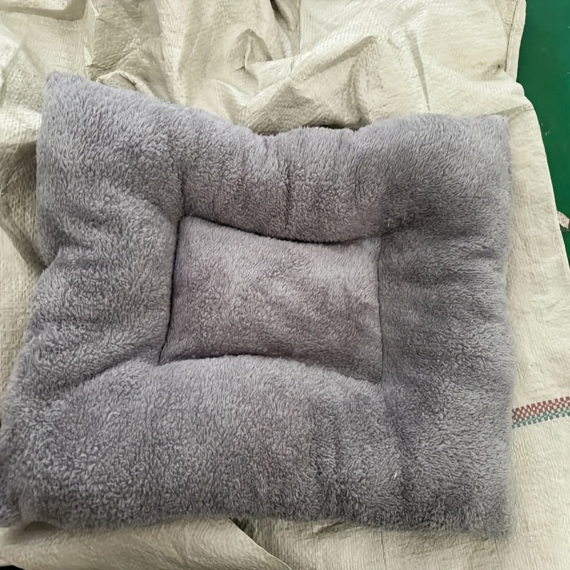 Extra Large Plush Cat and Dog Sofa Bed - Suitable for Small to Large Dogs and Cats, Thick Soft Pet Mat, Comfortable Polyester Filling, Ideal Gift for Dog Lovers and Cat Enthusiasts, Modern Pet Bed | Durable Pet Bed, Perfect for 15 Bedroom Types